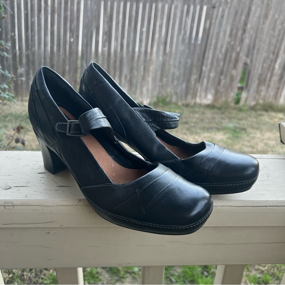 CLARKS Artisan Sz 11 Black Leather Pupms Mary Jane Women’s Sandals